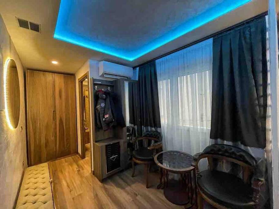 New Luxury 3-Bedroom Apartment Сеговия Екстериор снимка