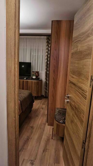 New Luxury 3-Bedroom Apartment Сеговия Екстериор снимка