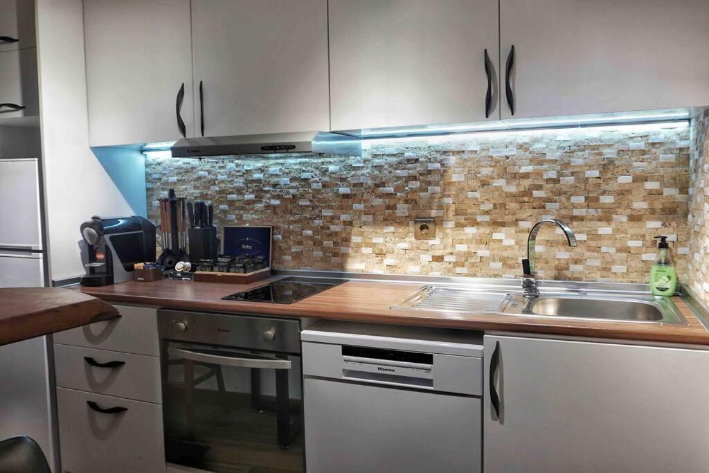 New Luxury 3-Bedroom Apartment Сеговия Екстериор снимка