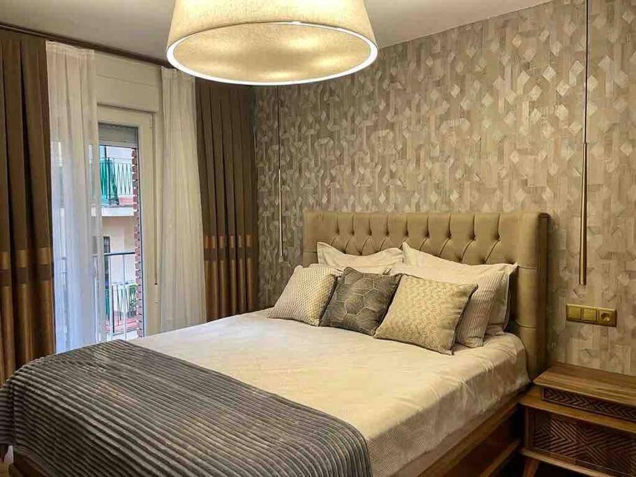 New Luxury 3-Bedroom Apartment Сеговия Екстериор снимка