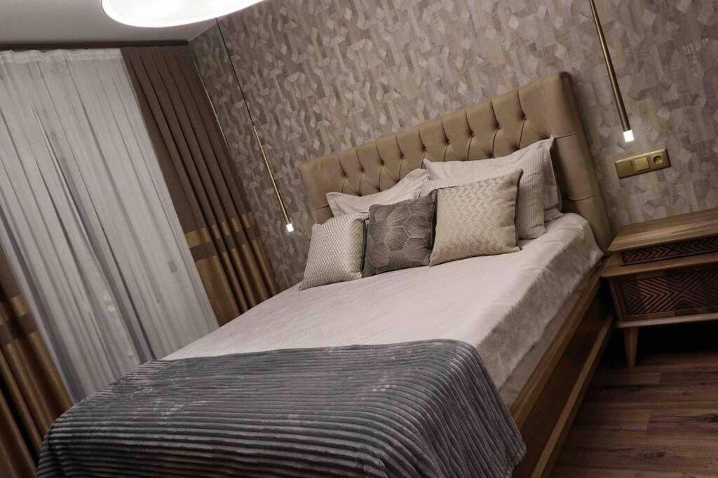 New Luxury 3-Bedroom Apartment Сеговия Екстериор снимка